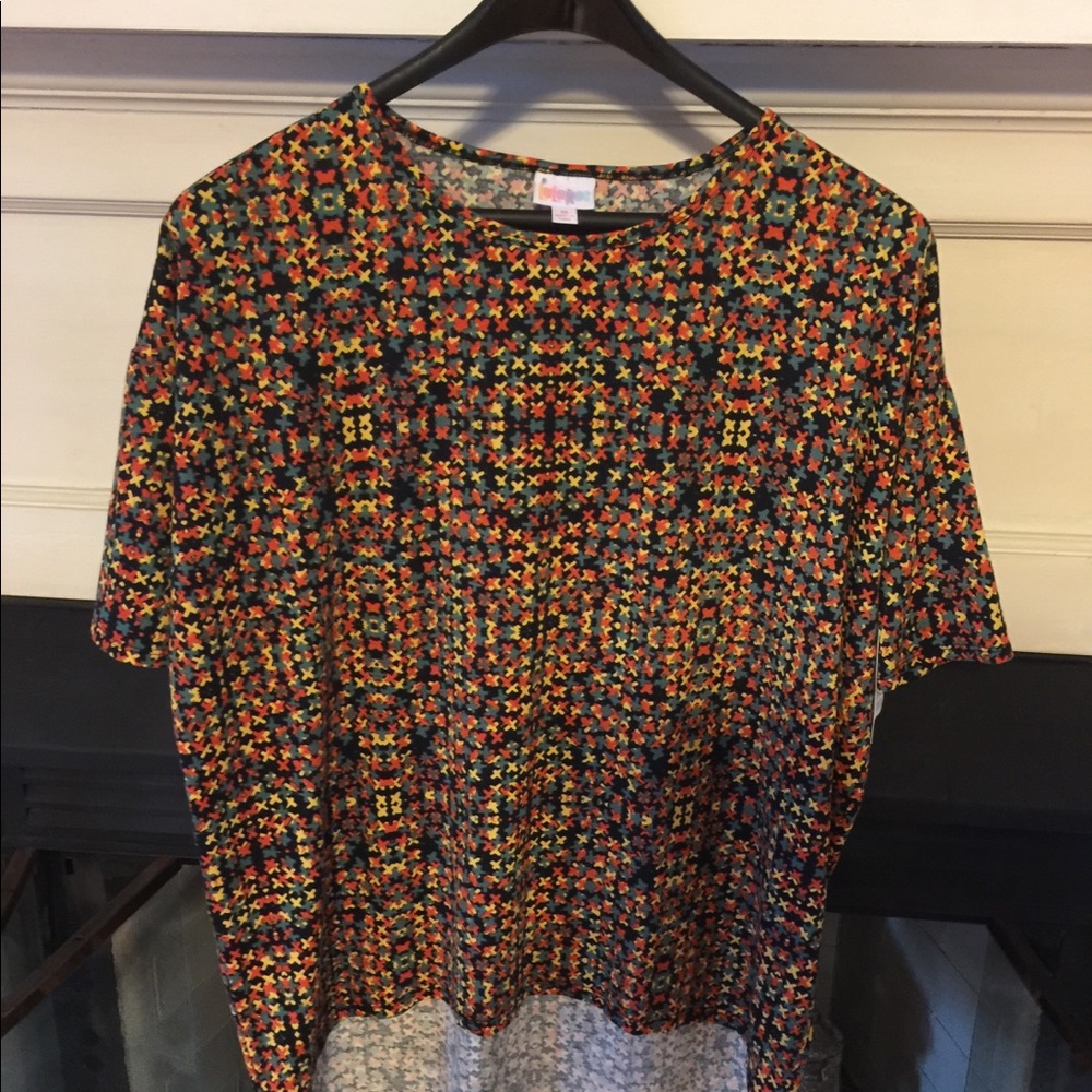 LuLaRoe top - Picture 1 of 3